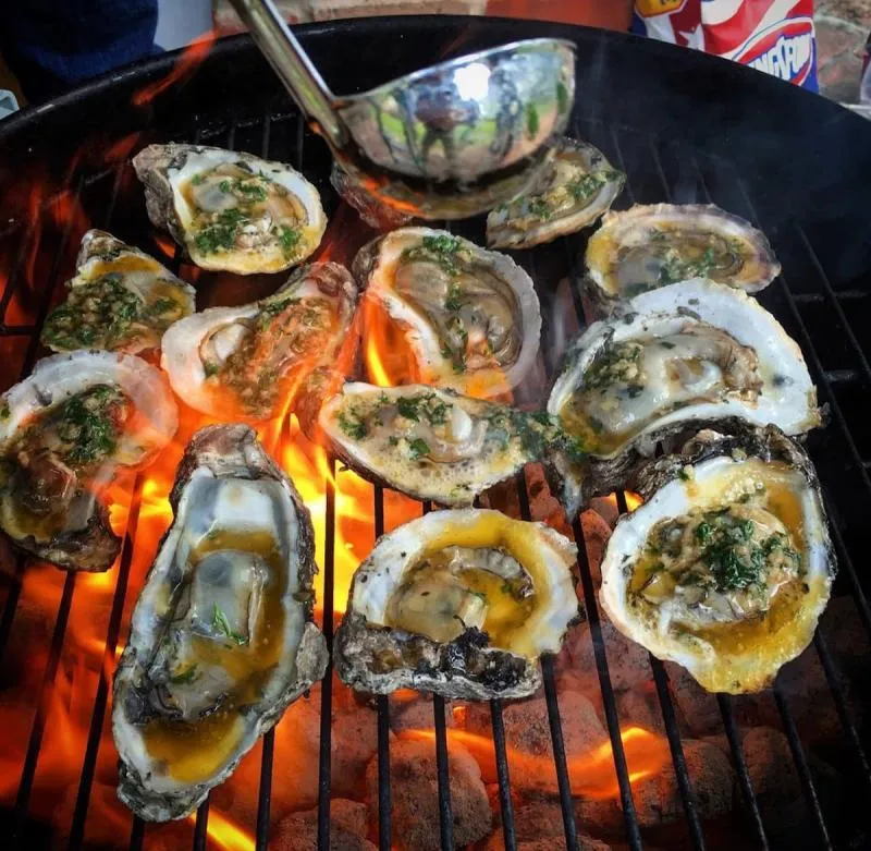 Устрицы с четырьмя видами соуса Устрицы с четырьмя видами соуса